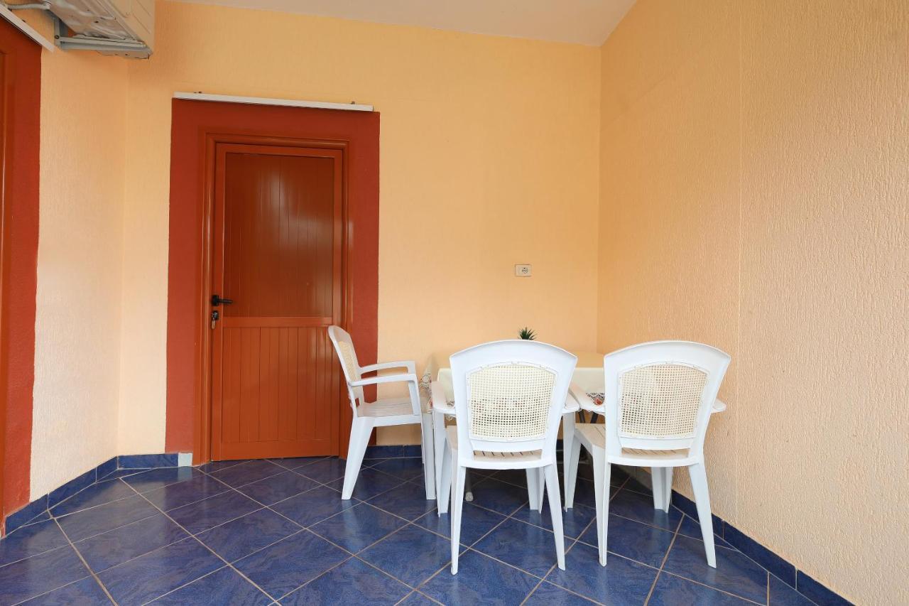 Vila Feliz - Premium Rooms With Free Private Parking Вльора Екстер'єр фото