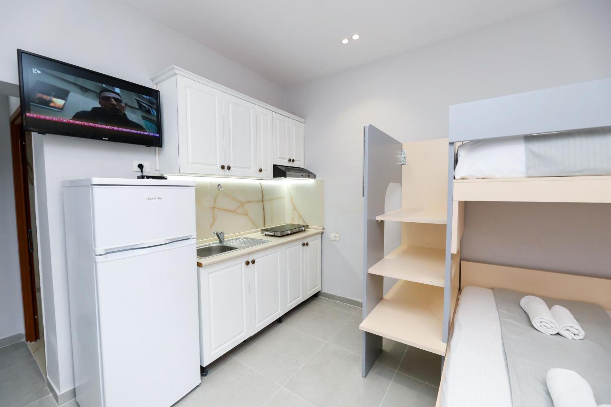 Vila Feliz - Premium Rooms With Free Private Parking Вльора Екстер'єр фото