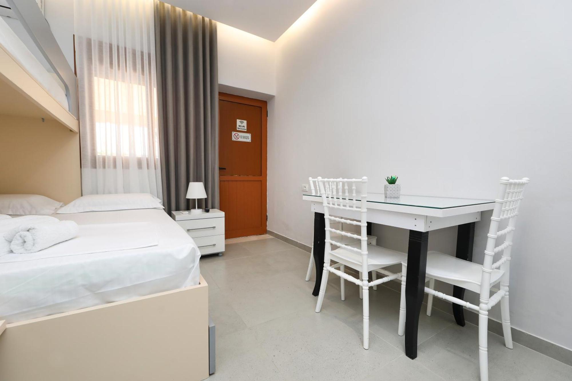 Vila Feliz - Premium Rooms With Free Private Parking Вльора Екстер'єр фото