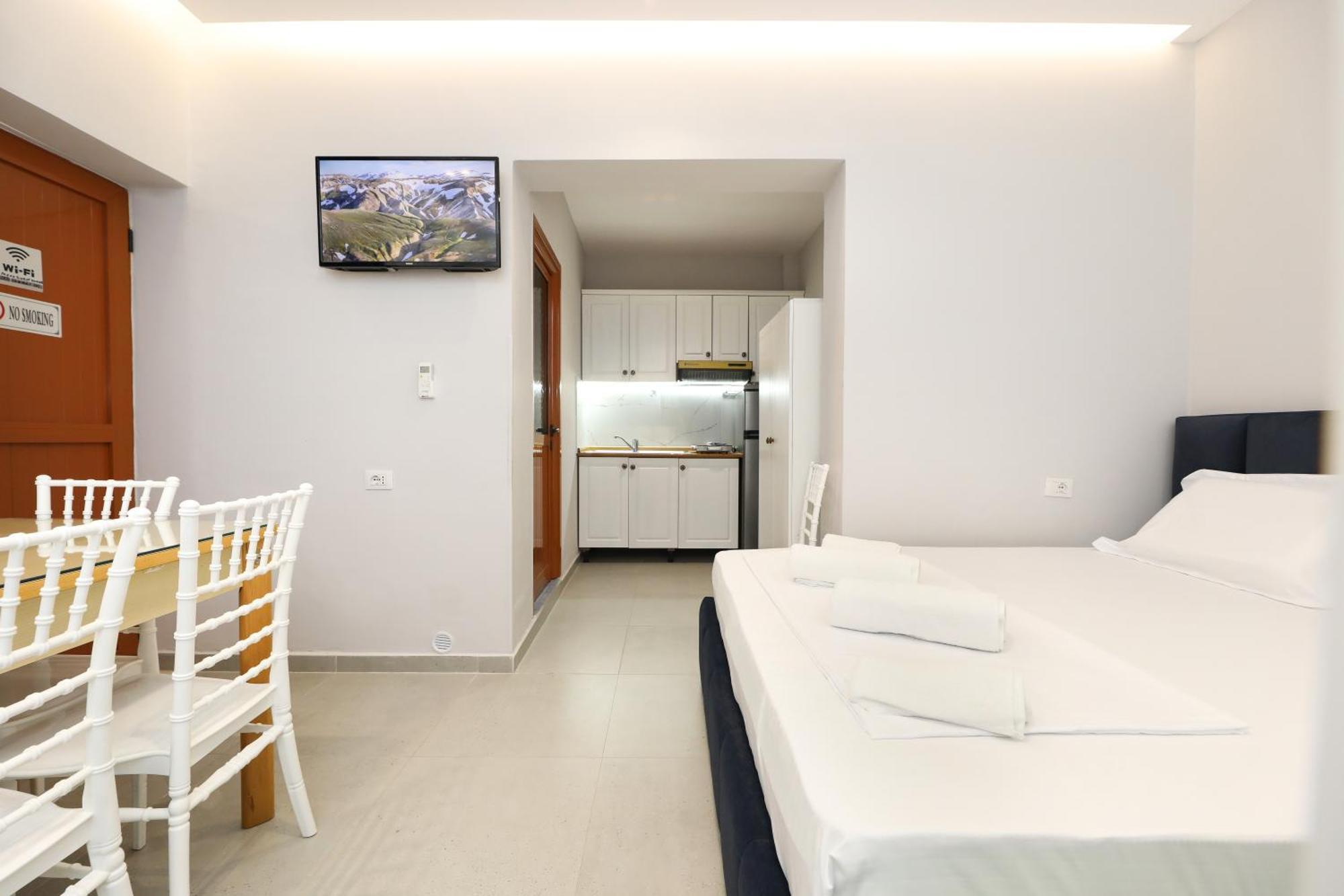 Vila Feliz - Premium Rooms With Free Private Parking Вльора Екстер'єр фото
