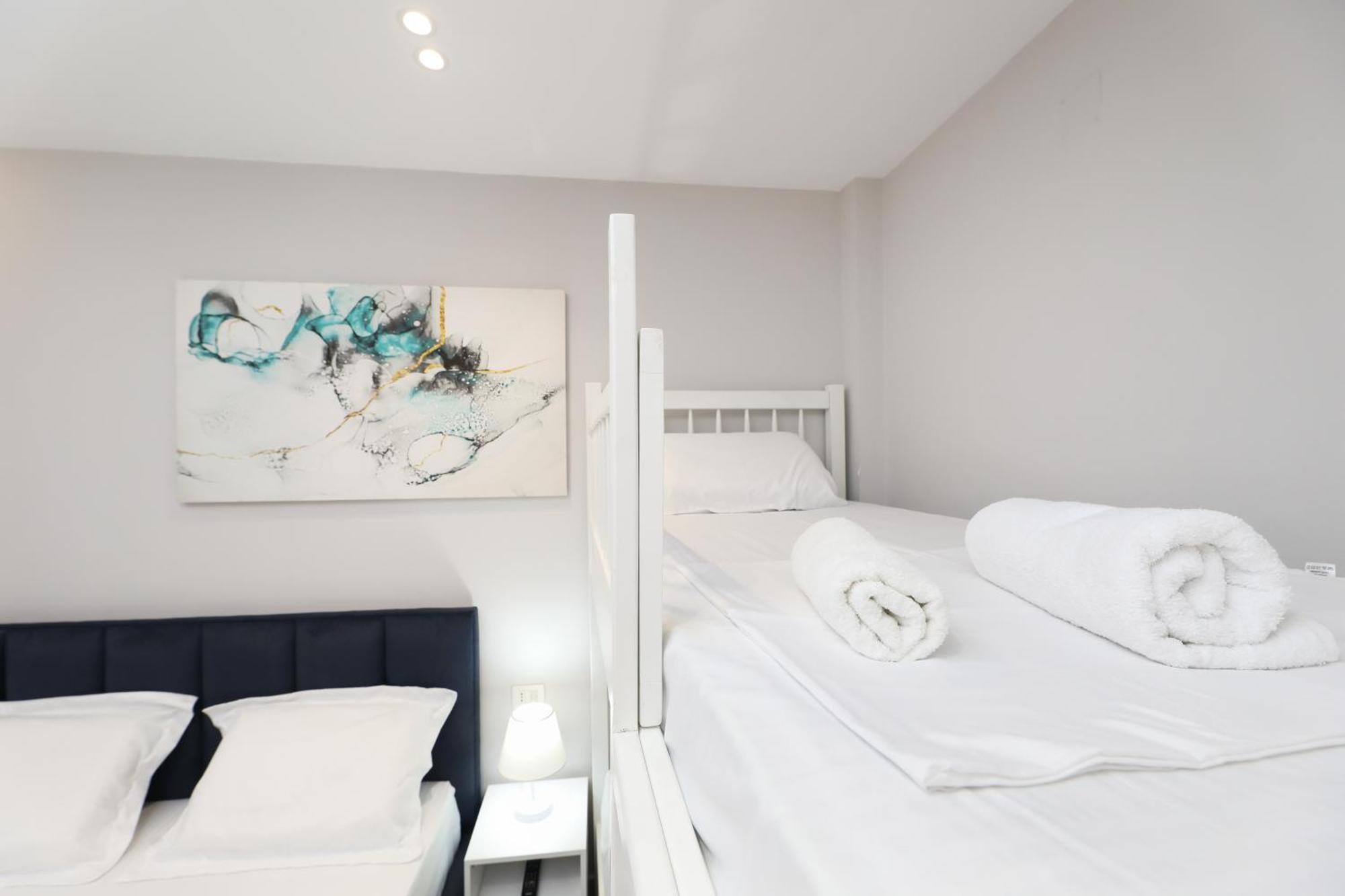 Vila Feliz - Premium Rooms With Free Private Parking Вльора Екстер'єр фото