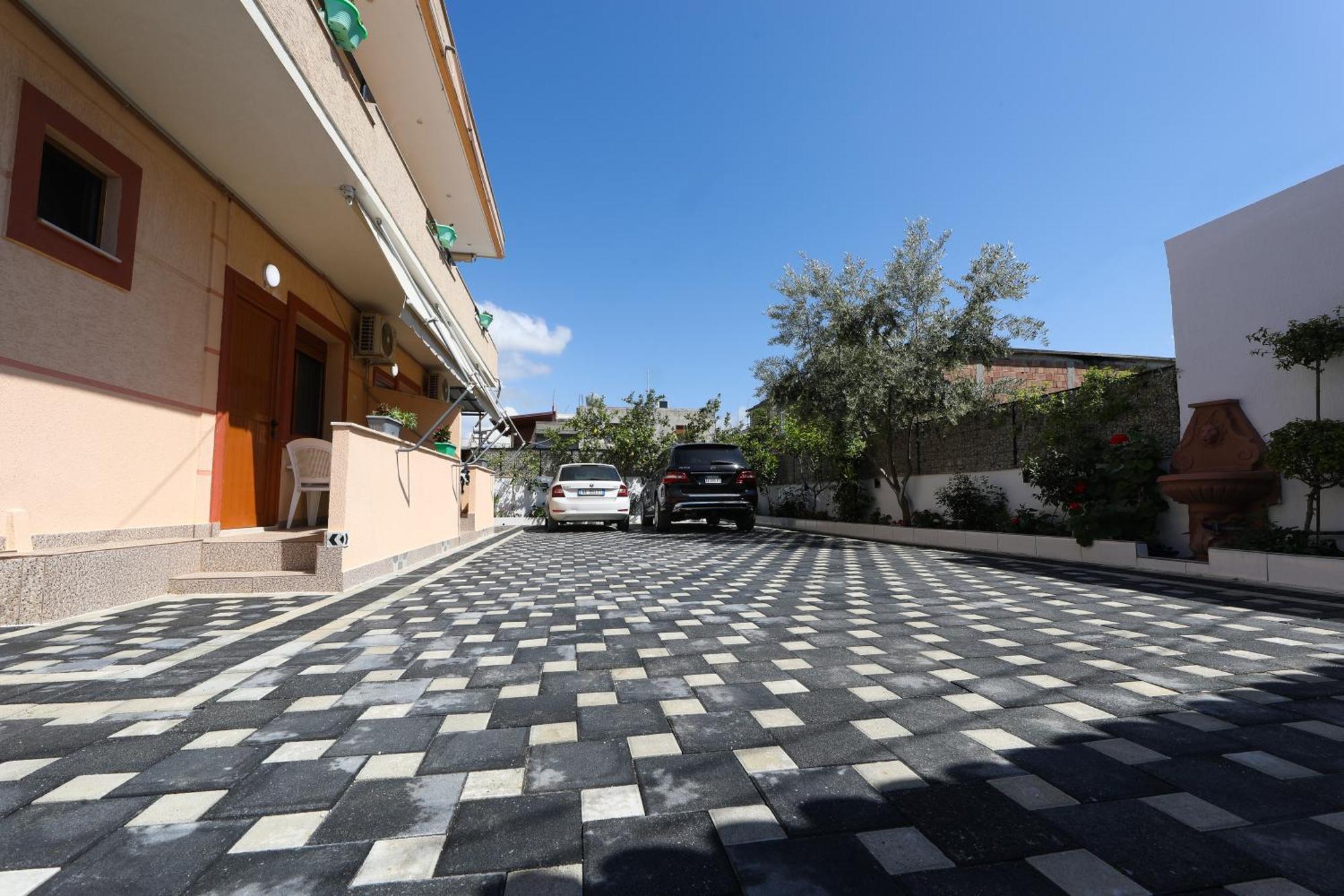 Vila Feliz - Premium Rooms With Free Private Parking Вльора Екстер'єр фото